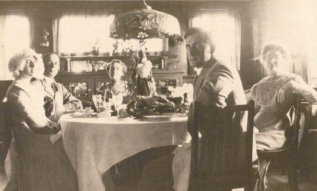 In the 1920s, the Peoples State Bank was sold to the Bank of Italy which later became Bank of America. Greg and Rose Rogers celebrated Christmas in 1910 at Bay Breeze with friends.