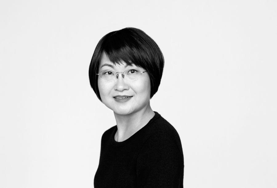 L'Oréal-UNESCO For Women in Science Awards- Chinese Scientists Yi Xie was born on July 23, 1967 She entered Xiamen University in September 1984, majoring in chemistry at the Department of Chemistry,