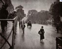 Photo 3 A Snapshot in Paris - 1902 Emphasized spontaneity, simplify form and subject What do you see in the FOREGROUND (front of the picture) and what do you see in the BACKGROUND (back of the