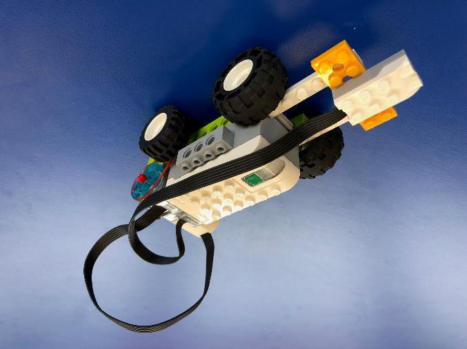 Digital devices Lego WeDo Create objects and vehicles that are modifiable.