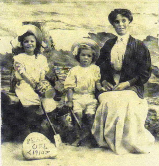 Margery Ruth was born 9 th January 1906 and Dorothy Jean was born 21 st December 1906. Margery Kelland, Dorothy Kelland and their mother Ellen (Nellie) Kelland.