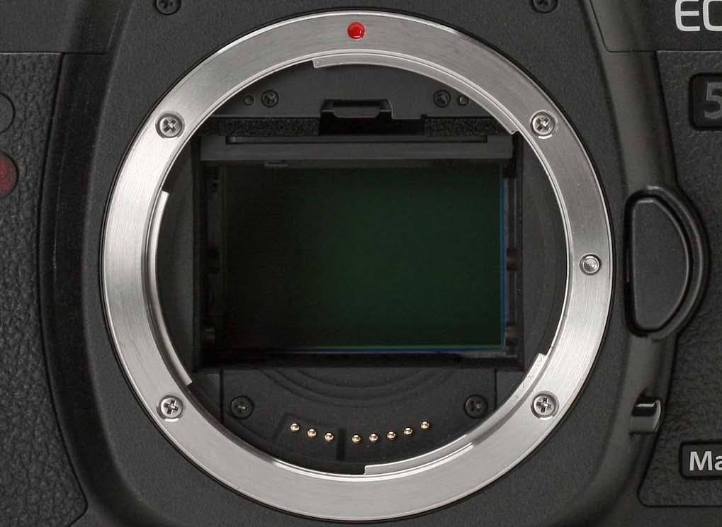 With some previous EOS models, like the EOS-1D Mark III, High ISO Noise Reduction only offers a choice of ON or OFF. Please be aware that older EOS models may not have this Custom Function at all.