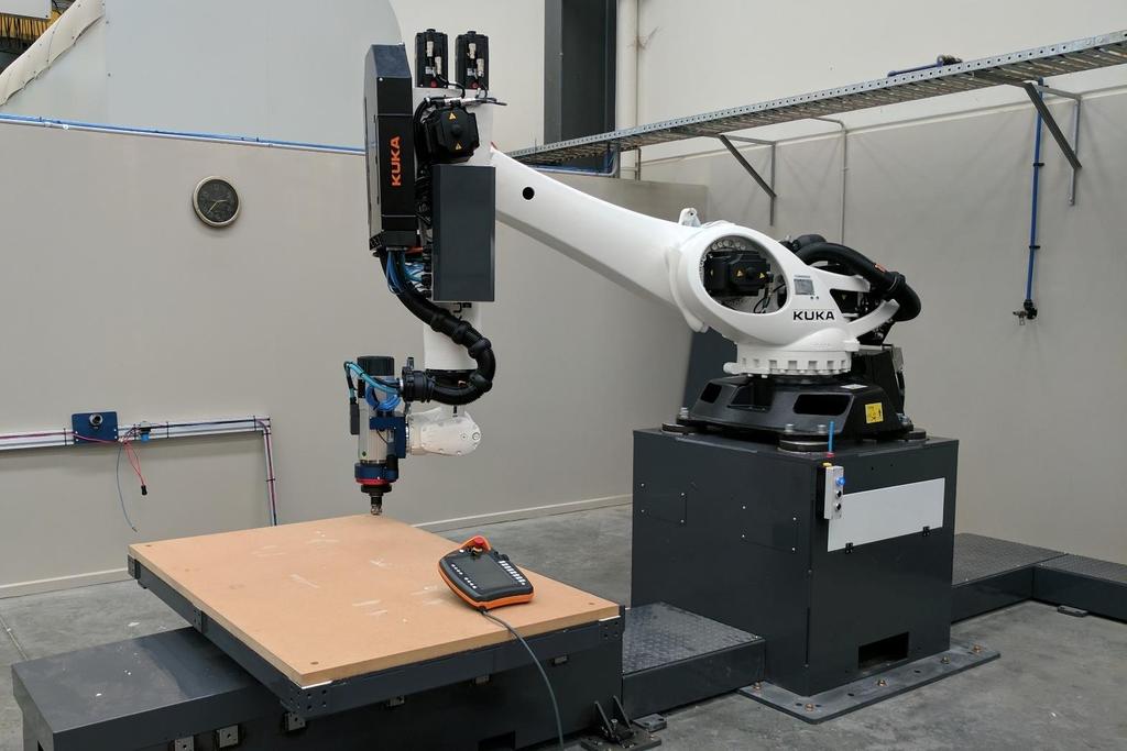 Special Patterns Robot Fabrication Cell Main focus is combining Hot wire cutting and milling