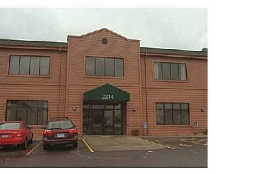 55104 Medical 13,000 SF 1972 12,598 SF $14.00 NNN Great building at University and Snelling.